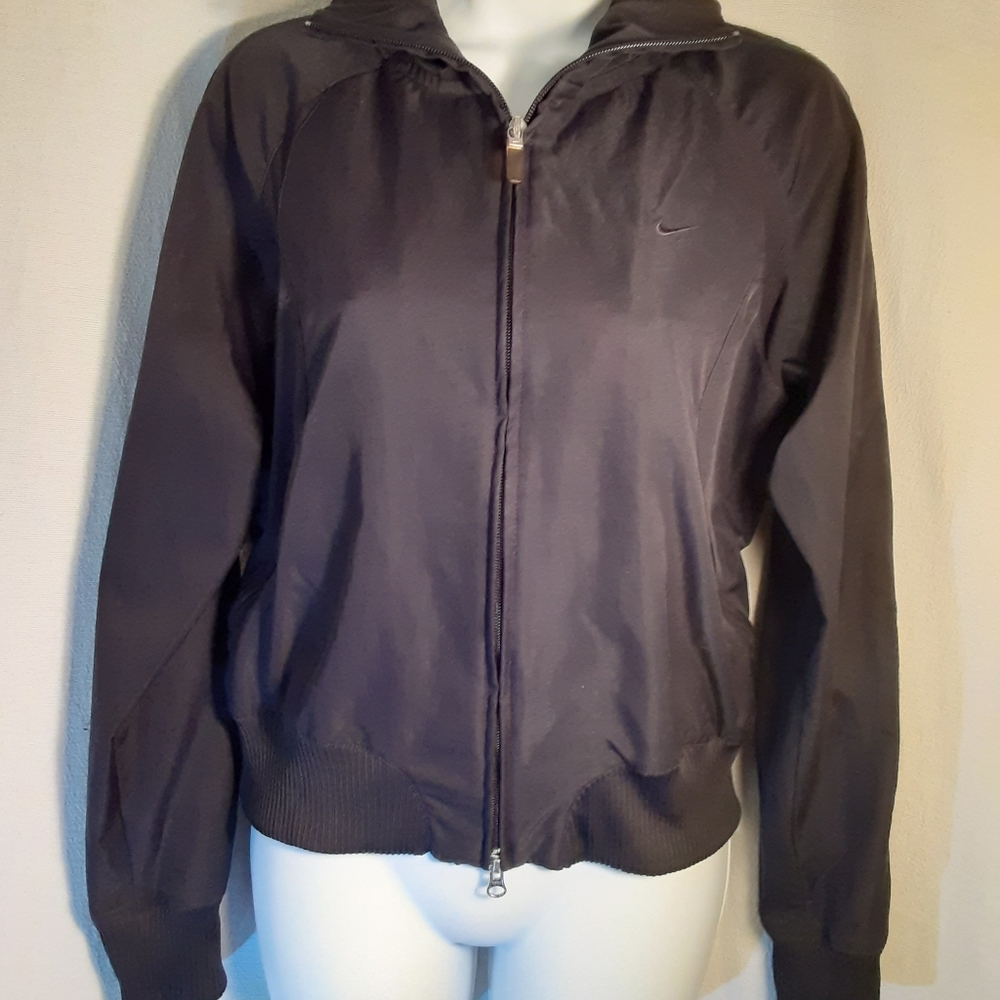 NIKE Fitted Zip-Up Jacket